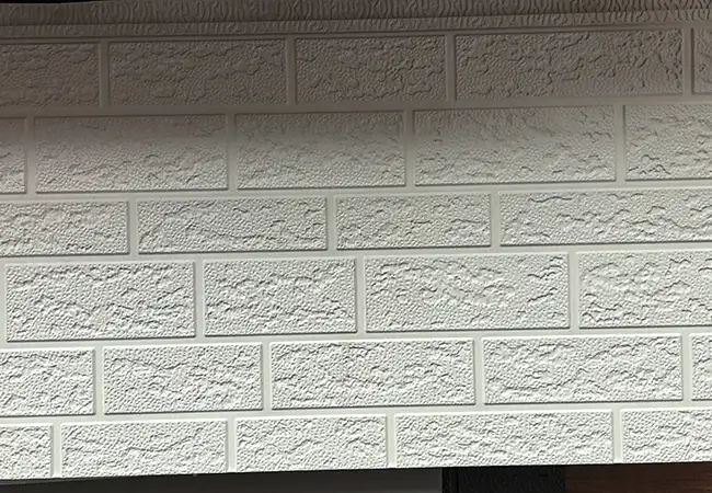 Pannello decorativo isolante finito